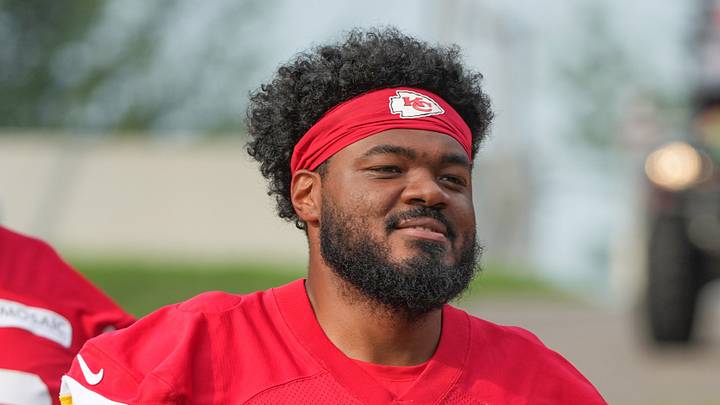 Kansas City Chiefs offensive tackle Jaylon Moore (77) Kansas City Chiefs offensive tackle Jaylon Moore (77)
