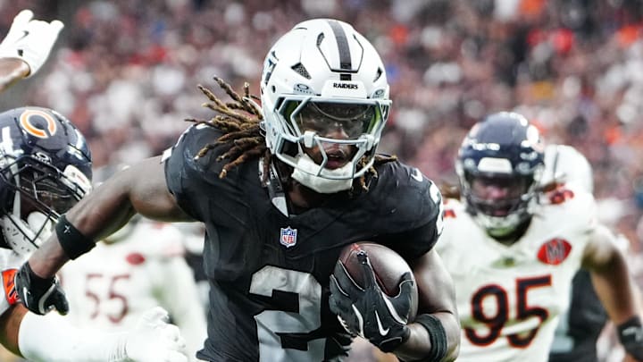 Sep 28, 2025; Paradise, Nevada, USA; Las Vegas Raiders running back Ashton Jeanty (2) runs the ball for a touchdown during the second half against the Chicago Bears at Allegiant Stadium. Mandatory Credit: Stephen R. Sylvanie-Imagn Images Sep 28, 2025; Paradise, Nevada, USA; Las Vegas Raiders running back Ashton Jeanty (2) runs the ball for a touchdown during the second half against the Chicago Bears at Allegiant Stadium. Mandatory Credit: Stephen R. Sylvanie-Imagn Images