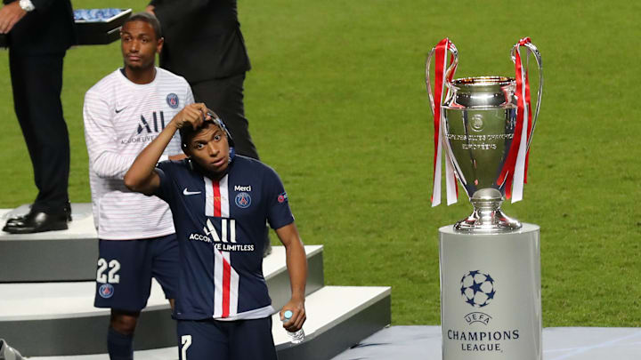 Kylian Mbappé decepcionado tras perder la final de la edición 2019-20 de Champions League con el PSG