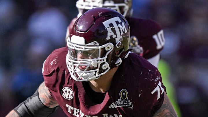 Texas A&M Aggies offensive lineman Chase Bisontis