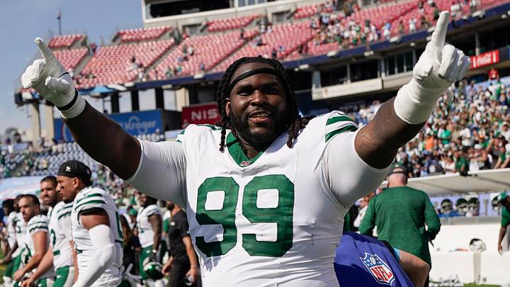 New York Jets defensive tackle T'vondre Sweat New York Jets defensive tackle T'vondre Sweat