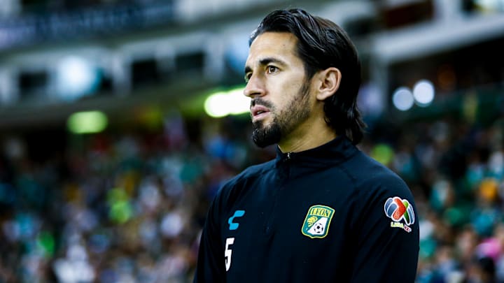 Este martes León anunció la salida de Fernando Navarro.