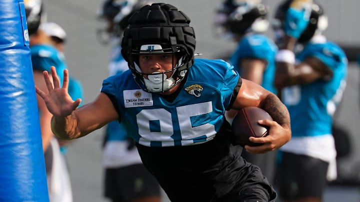 Jaguars TE Brenton Strange might be the best true sleeper tight end in 2025 fantasy football drafts.