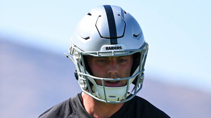 May 20, 2026; Henderson, NV, USA; Las Vegas Raiders tight end Brock Bowers (89) warms up during organized team activities at Intermountain Health Performance Center. Mandatory Credit: Candice Ward-Imagn Images May 20, 2026; Henderson, NV, USA; Las Vegas Raiders tight end Brock Bowers (89) warms up during organized team activities at Intermountain Health Performance Center. Mandatory Credit: Candice Ward-Imagn Images