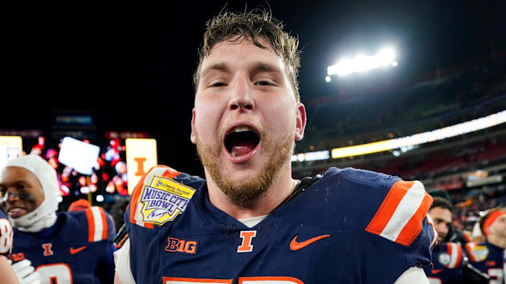 Illinois offensive lineman Josh Gesky (73) celebrating the win over Tennessee in the Music City Bowl on Dec. 30, 2025.