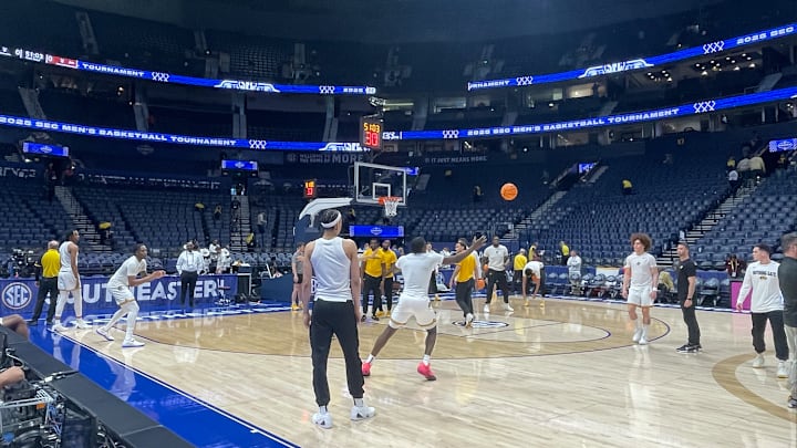 Missouri Tigers Warming Up For SEC Tournament Game vs. Mississippi State