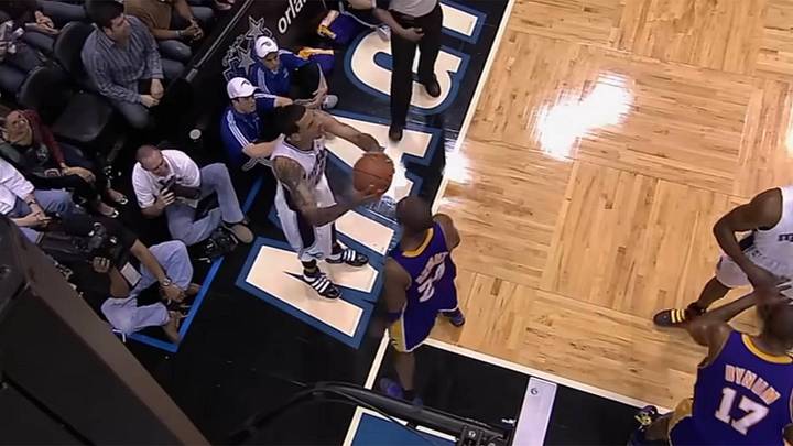 Kobe’s no-flinch moment occurred in the third quarter of a 2010 game between the Lakers and Magic in Orlando. Kobe’s no-flinch moment occurred in the third quarter of a 2010 game between the Lakers and Magic in Orlando.