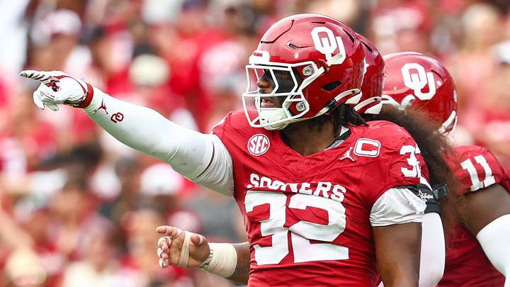 Oklahoma Sooners defensive lineman R Mason Thomas