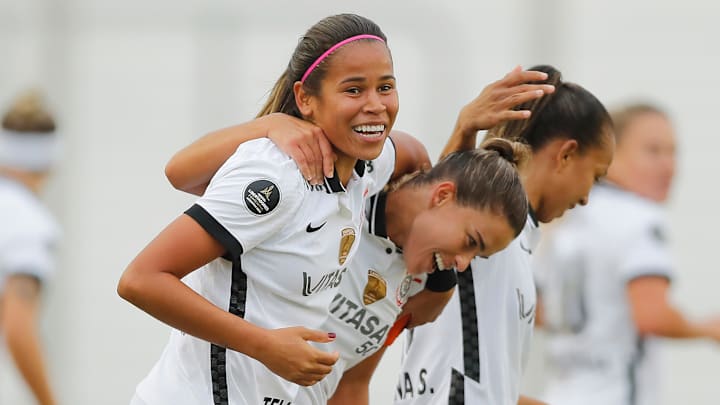 Corinthians bate a Ferroviária e se isola na liderança do Brasileirão Feminino 2023.