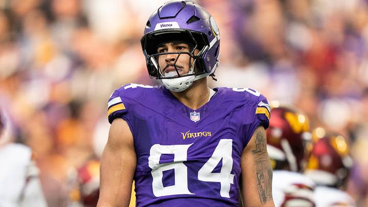Minnesota Vikings TE Josh Oliver