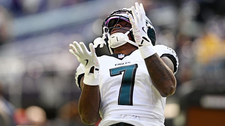 Oct 19, 2025; Minneapolis, Minnesota, USA; Philadelphia Eagles cornerback Kelee Ringo (7) warms up before the game against the Minnesota Vikings at U.S. Bank Stadium. Oct 19, 2025; Minneapolis, Minnesota, USA; Philadelphia Eagles cornerback Kelee Ringo (7) warms up before the game against the Minnesota Vikings at U.S. Bank Stadium.