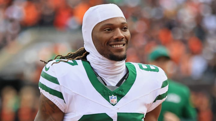 Oct 26, 2025; Cincinnati, Ohio, USA; New York Jets wide receiver Brandon Smith (87) celebrates after winning the game against the Cincinnati Bengals at Paycor Stadium. Mandatory Credit: Katie Stratman-Imagn Images