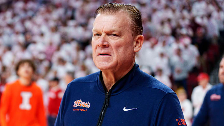 Feb 1, 2026; Lincoln, Nebraska, USA; Illinois Fighting Illini head coach Brad Underwood walks onto the court before the game against the Nebraska Cornhuskers at Pinnacle Bank Arena. 