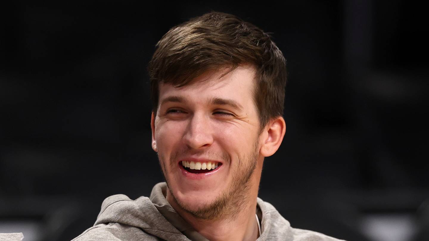 Lakers fans doubting Austin Reaves after latest extension are forgetting his history
