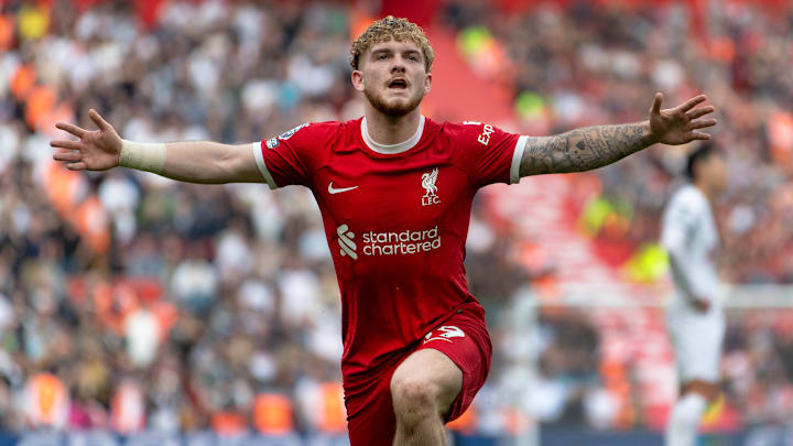 Harvey Elliott será titular con el Liverpool en el partido frente al Arsenal 