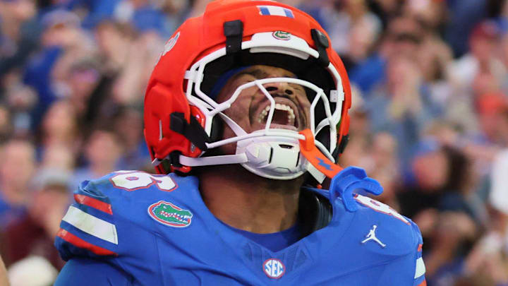 Florida tight end Tony Livingston (86) celebrates a score during the first half of an NCAA football game at Steve Spurrier Field at Ben Hill Griffin Stadium in Gainesville, FL on Saturday, November 29, 2025. [Alan Youngblood/Gainesville Sun]