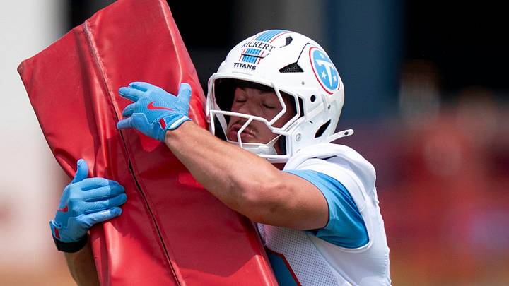 Tennessee Titans defensive end Daniel Rickert. Tennessee Titans defensive end Daniel Rickert.