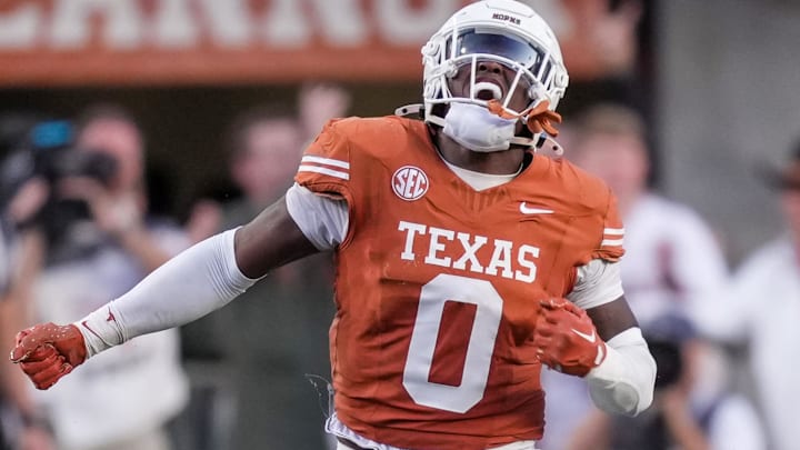 Texas Longhorns LB Anthony Hill Jr. celebrates after a stop against the Kentucky Wildcats.
