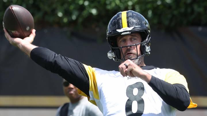 Pittsburgh Steelers quarterback Aaron Rodgers (8) Pittsburgh Steelers quarterback Aaron Rodgers (8)