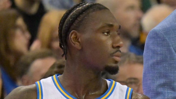 Dec 6, 2025; Los Angeles, California, USA; UCLA Bruins head coach Mick Cronin talks with guard Eric Dailey Jr. (3) during the first half against the Oregon Ducks at Pauley Pavilion presented by Wescom Financial. Mandatory Credit: Jayne Kamin-Oncea-Imagn Images Dec 6, 2025; Los Angeles, California, USA; UCLA Bruins head coach Mick Cronin talks with guard Eric Dailey Jr. (3) during the first half against the Oregon Ducks at Pauley Pavilion presented by Wescom Financial. Mandatory Credit: Jayne Kamin-Oncea-Imagn Images