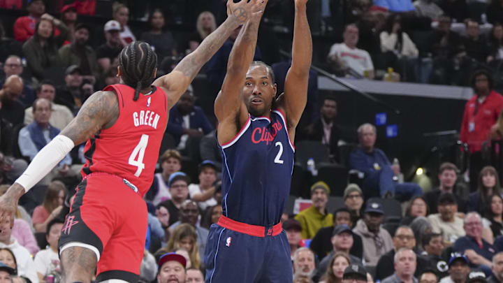 Apr 9, 2025; Inglewood, California, USA; Los Angeles Clippers guard Kawhi Leonard (2) shoots against Houston Rockets guard Jalen Green (4) in the first half at Intuit Dome. Mandatory Credit: Kirby Lee-Imagn Images Apr 9, 2025; Inglewood, California, USA; Los Angeles Clippers guard Kawhi Leonard (2) shoots against Houston Rockets guard Jalen Green (4) in the first half at Intuit Dome. Mandatory Credit: Kirby Lee-Imagn Images
