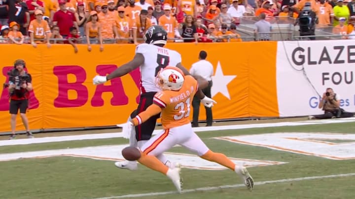 Officials potentially screwed the Tampa Bay Buccaneers out of an incredible Antoine Winfield Jr. play against Kyle Pitts.