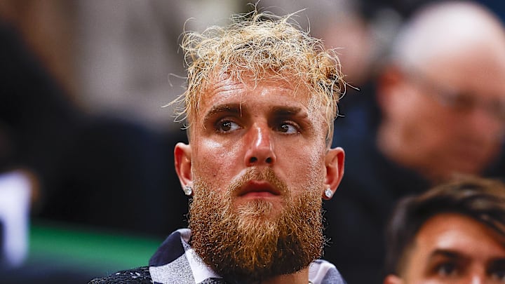 Jake Paul watching Jutta Leerdam watching the race WC Single Distances on March 15, 2025.