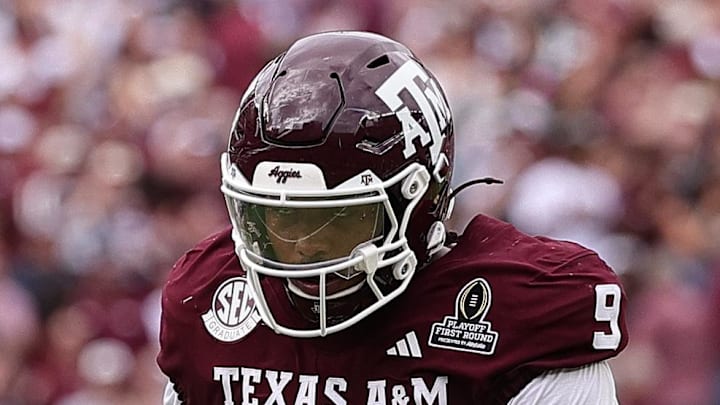 Texas A&M Aggies defensive end Cashius Howell