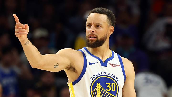 Apr 17, 2026; Phoenix, Arizona, USA; Golden State Warriors guard Stephen Curry (30) against the Phoenix Suns during the play-in rounds of the 2026 NBA Playoffs at Mortgage Matchup Center. Mandatory Credit: Mark J. Rebilas-Imagn Images Apr 17, 2026; Phoenix, Arizona, USA; Golden State Warriors guard Stephen Curry (30) against the Phoenix Suns during the play-in rounds of the 2026 NBA Playoffs at Mortgage Matchup Center. Mandatory Credit: Mark J. Rebilas-Imagn Images