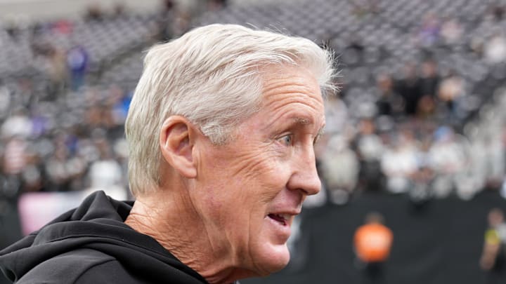 Dec 28, 2025; Paradise, Nevada, USA; Las Vegas Raiders head coach Pete Carroll on the sideline before the game against the New York Giants at Allegiant Stadium. Mandatory Credit: Kirby Lee-Imagn Images