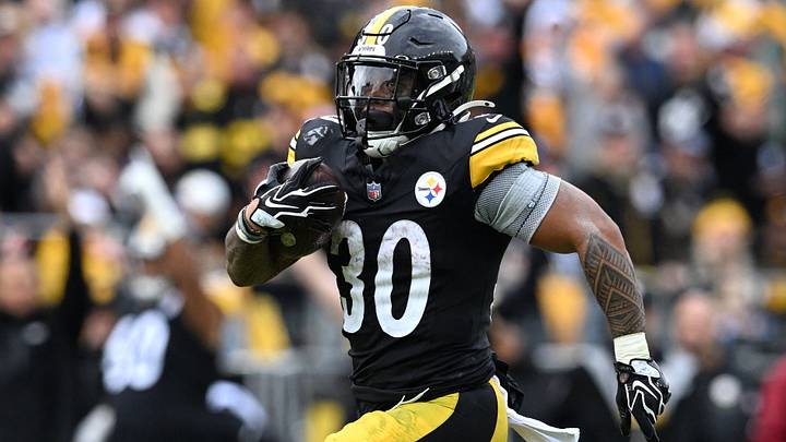 Pittsburgh Steelers RB Jaylen Warren (30) Pittsburgh Steelers RB Jaylen Warren (30)