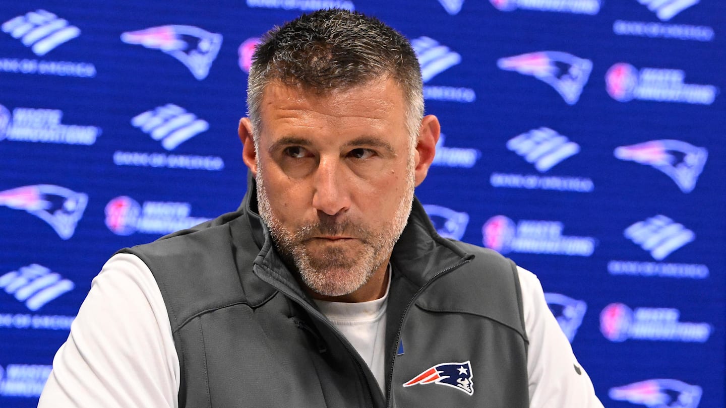 Patriots are on the verge of a training camp crisis nobody saw coming