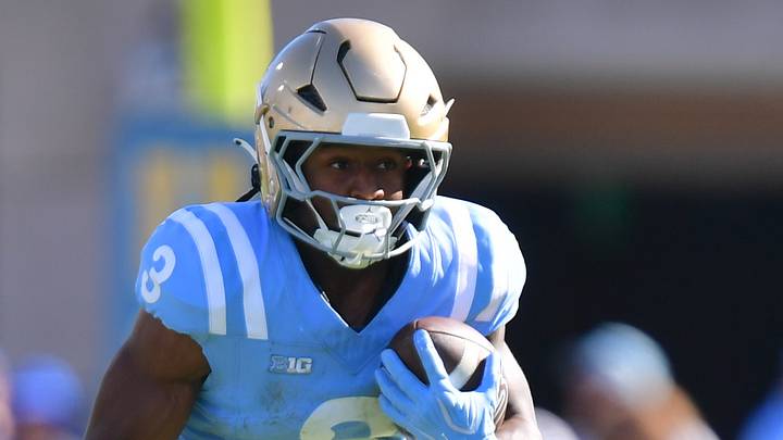 Oct 24, 2026; Pasadena, California, USA; UCLA Bruins running back Wayne Knight (3) carries the ball during the second half against the Michigan State Spartans at Rose Bowl. Mandatory Credit: Gary A. Vasquez-Imagn Images Oct 24, 2026; Pasadena, California, USA; UCLA Bruins running back Wayne Knight (3) carries the ball during the second half against the Michigan State Spartans at Rose Bowl. Mandatory Credit: Gary A. Vasquez-Imagn Images