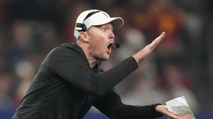 Dec 27, 2023; San Diego, CA, USA; Southern California Trojans head coach Lincoln Riley reacts in the second half against the Louisville Cardinals during the Holiday Bowl at Petco Park. Mandatory Credit: Kirby Lee-Imagn Images Dec 27, 2023; San Diego, CA, USA; Southern California Trojans head coach Lincoln Riley reacts in the second half against the Louisville Cardinals during the Holiday Bowl at Petco Park. Mandatory Credit: Kirby Lee-Imagn Images