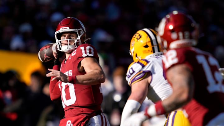 Oklahoma quarterback John Mateer 