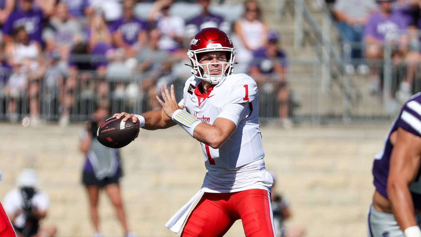 Houston QB Conner Weigman Receives Multiple Honors After Week 6 Performance