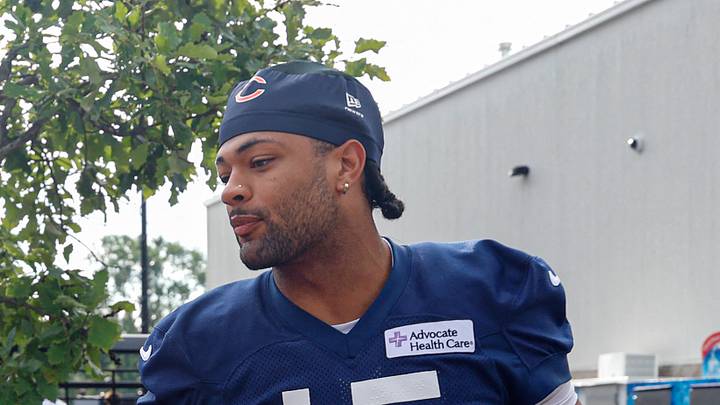 Jul 31, 2026; Lake Forest, IL, USA; Chicago Bears wide receiver Rome Odunze (15) signs autographs during Training Camp at Halas Hall. Mandatory Credit: Kamil Krzaczynski-Imagn Images Jul 31, 2026; Lake Forest, IL, USA; Chicago Bears wide receiver Rome Odunze (15) signs autographs during Training Camp at Halas Hall. Mandatory Credit: Kamil Krzaczynski-Imagn Images