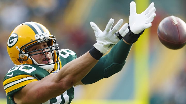 Green Bay Packers tight end Jimmy Graham (80) reaches for an incomplete pass during a game against Washington.