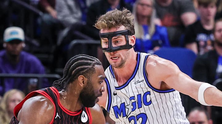 Chicago Bulls forward Patrick Williams drives to the basket against Orlando Magic forward Franz Wagner.