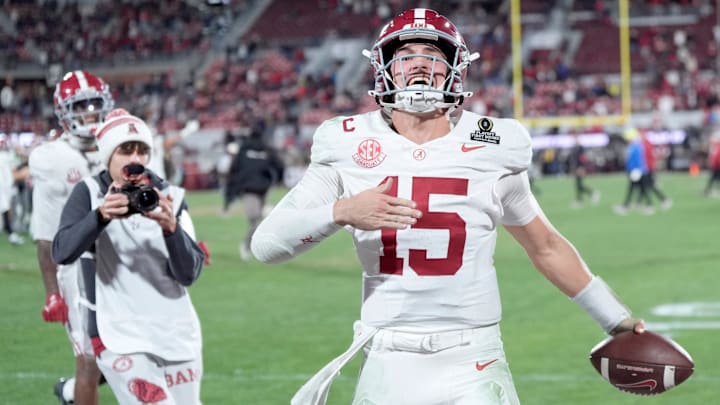 Alabama QB Ty Simpson (15) Alabama QB Ty Simpson (15)