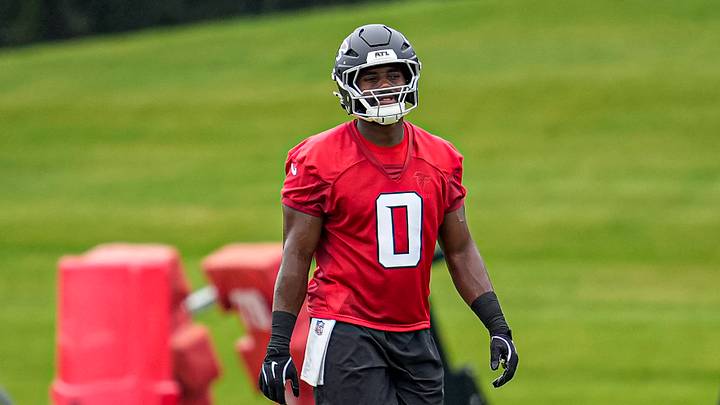 Atlanta Falcons linebacker Divine Deablo Atlanta Falcons linebacker Divine Deablo
