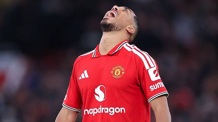 Man Utd Icon Tears Into Two Underperforming Stars After Spurs Expose Their Glaring Weaknesses