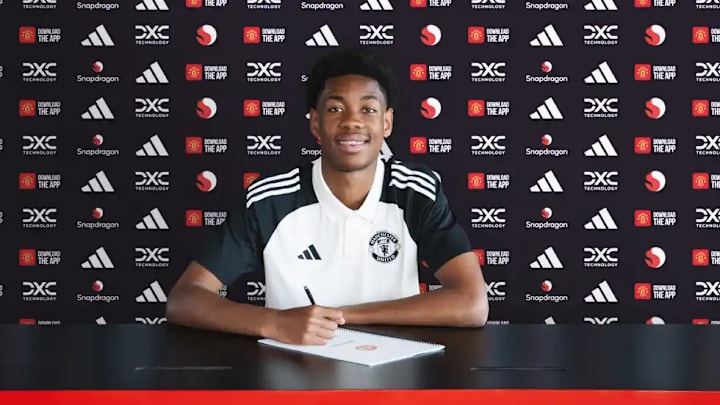 Enzo Kana-Biyik has joined Man Utd.