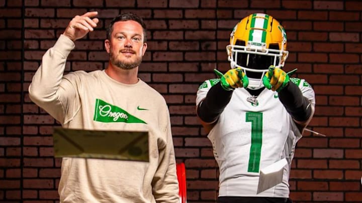 Na’eem Offord and Oregon Ducks coach Dan Lanning
