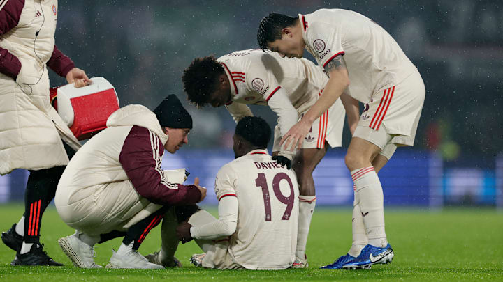 Alphonso Davies musste vorzeitig ausgewechselt werden