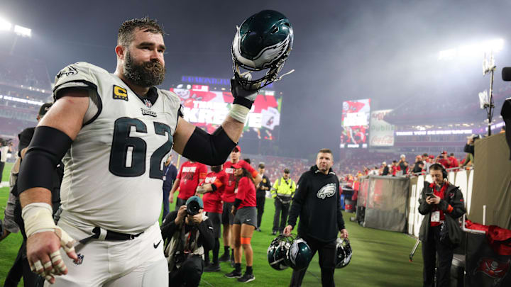Philadelphia Eagles center Jason Kelce (62) 