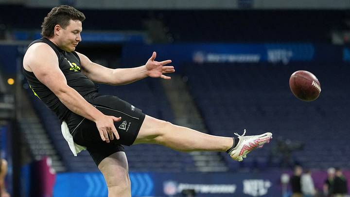 Here's everything that Vikings fans need to know when it comes to rookie punter Brett Thorson. 