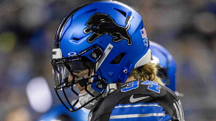 Detroit Lions linebacker Alex Anzalone (34).