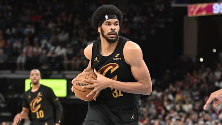 Mar 14, 2025; Memphis, Tennessee, USA; Cleveland Cavaliers center Jarrett Allen (31) drives to the basket in the 3rd quarter of the Cleveland Cavaliers vs. Memphis Grizzlies game at FedExForum. Mandatory Credit: Matthew Smith-Imagn Images