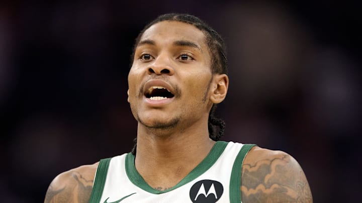 Milwaukee Bucks guard Kevin Porter Jr. (7) looks on against the Golden State Warriors during the third quarter at Chase Center on January 7, 2026.